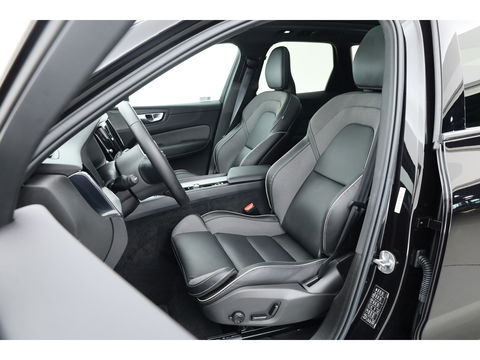 Volvo XC60 2.0 T6 Plug-in hybrid AWD Plus Black Edition | Luchtvering | Head-up | 360 camera | ACC | Pano-dak | H&K audio |