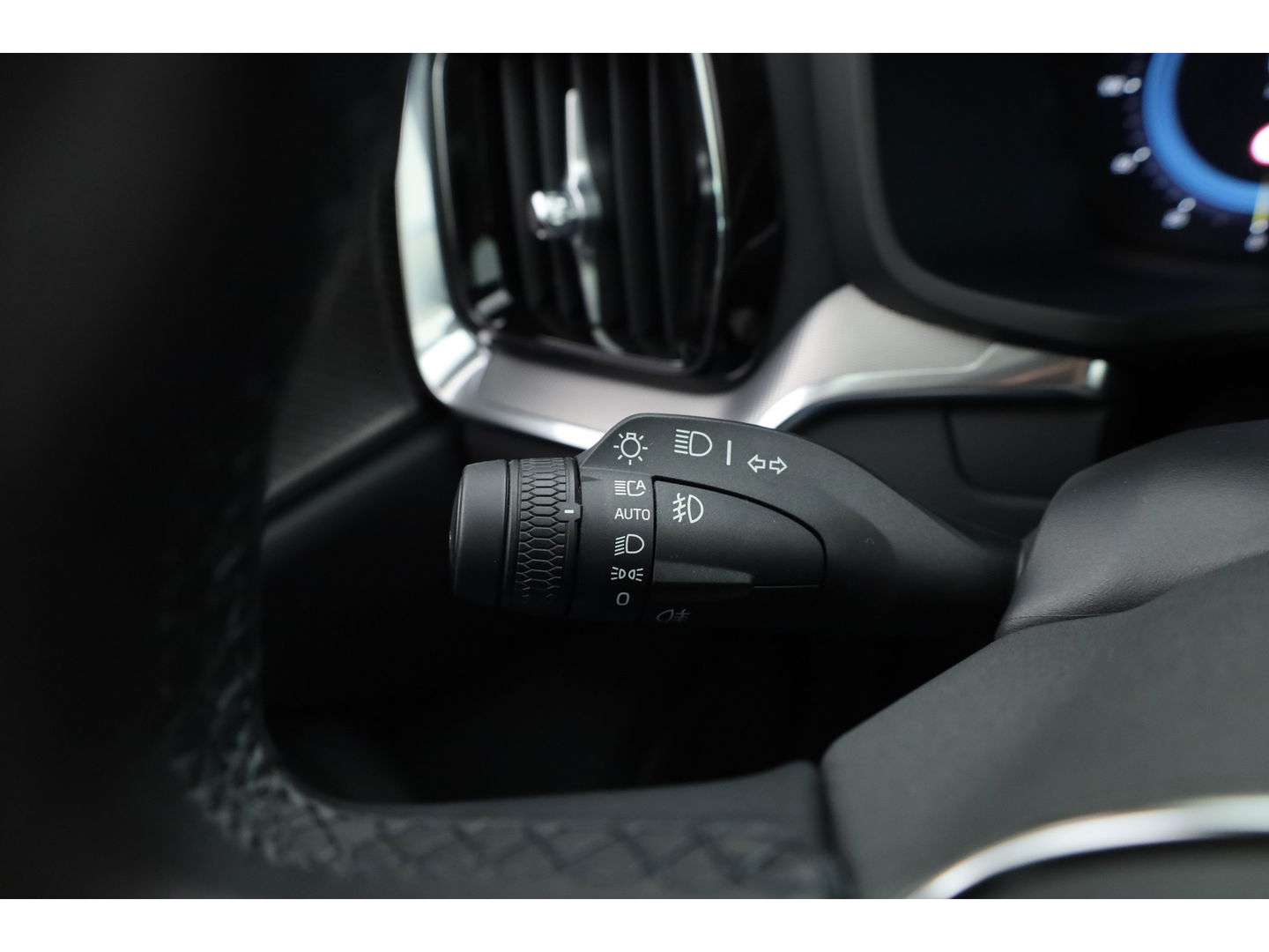 Volvo V60 T6 Recharge Plus Bright | Trekhaak | 360 camera | 4x stoel- + stuurverw. | H&K |