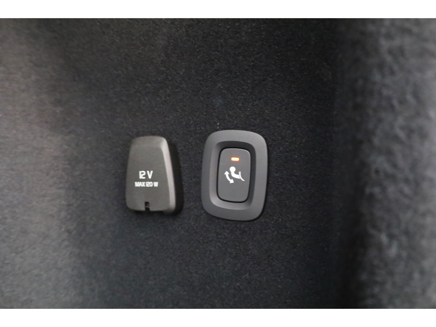 Volvo V60 T6 Recharge Plus Bright | Trekhaak | 360 camera | 4x stoel- + stuurverw. | H&K |