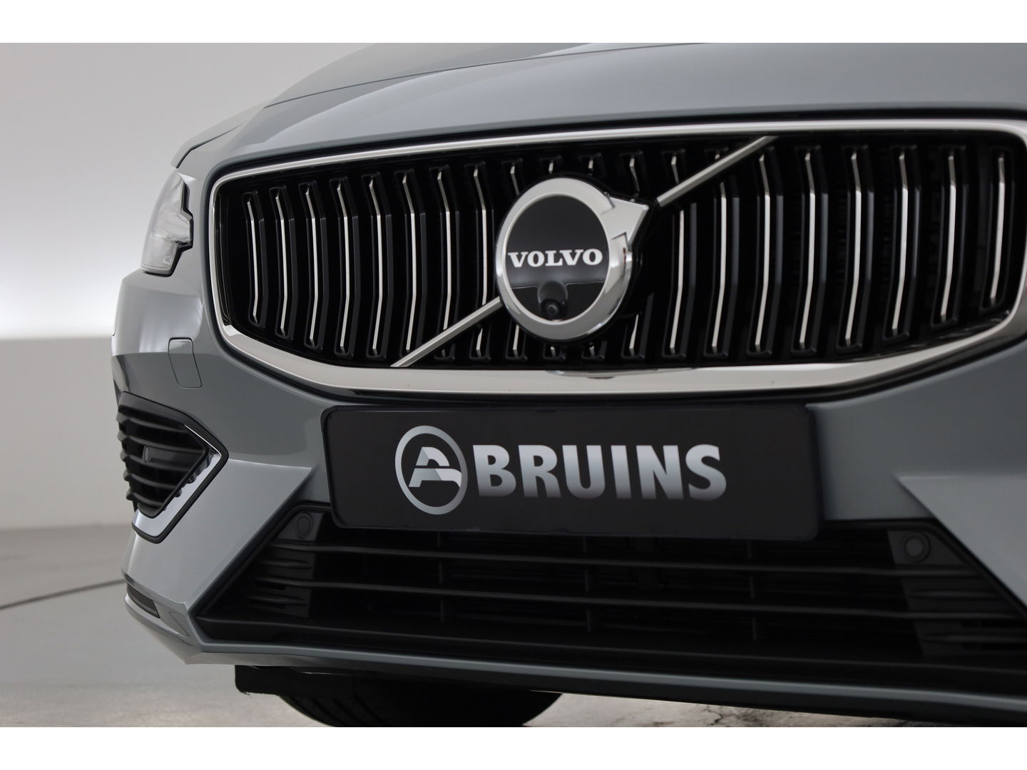 Volvo V60 T6 Recharge Plus Bright | Trekhaak | 360 camera | 4x stoel- + stuurverw. | H&K |