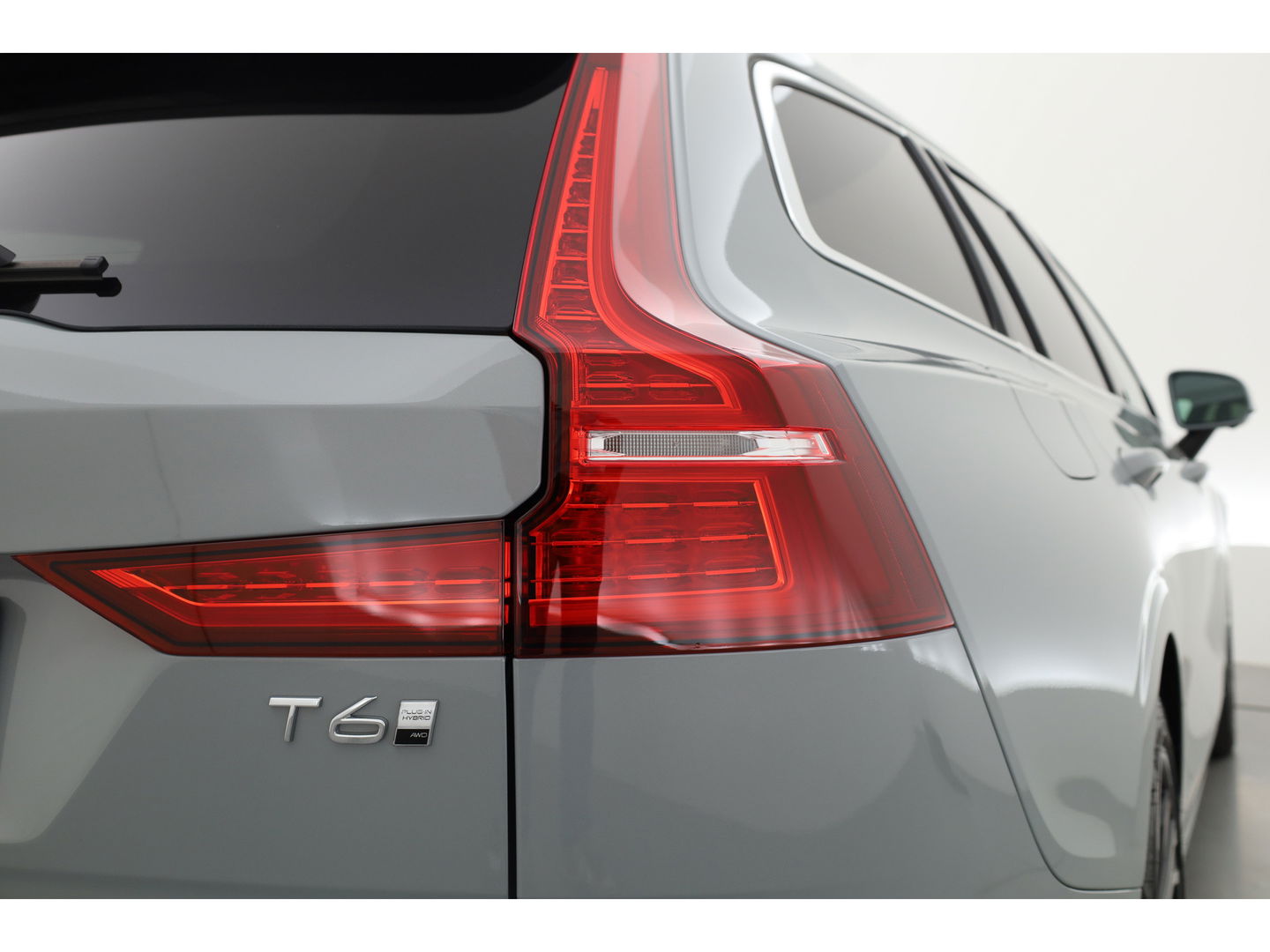 Volvo V60 T6 Recharge Plus Bright | Trekhaak | 360 camera | 4x stoel- + stuurverw. | H&K |