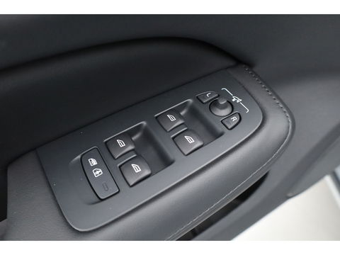 Volvo V60 T6 Recharge Plus Bright | Trekhaak | 360 camera | 4x stoel- + stuurverw. | H&K |