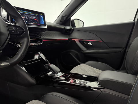 Peugeot e-2008 EV GT 50 kWh | SOH 90% | Snelladen | Sfeer | 360° | Virtual | Camera | Stoelverw. | Adap. Cruise | Keyless | Carplay | NAP