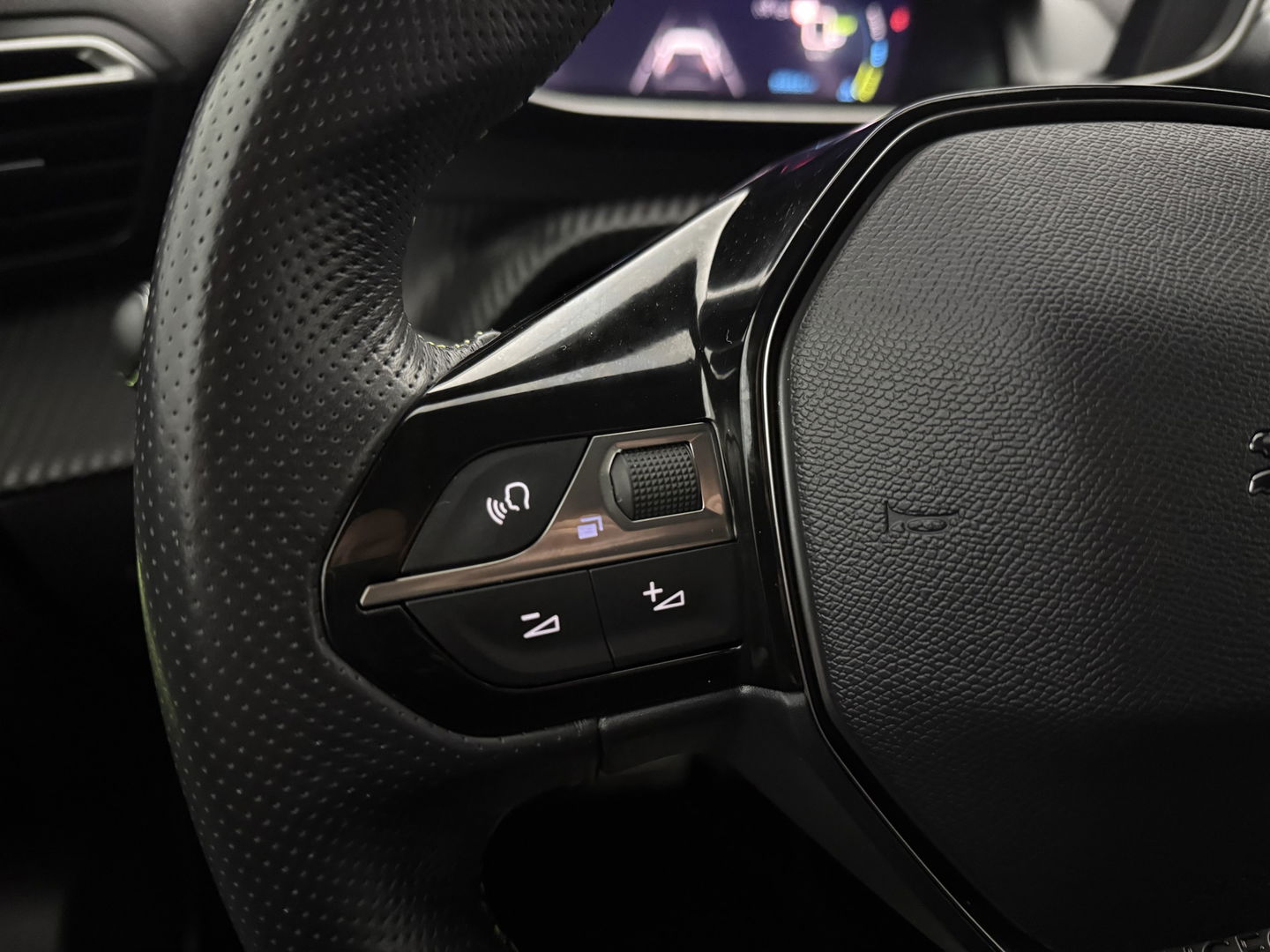 Peugeot e-2008 EV GT 50 kWh | SOH 90% | Snelladen | Sfeer | 360° | Virtual | Camera | Stoelverw. | Adap. Cruise | Keyless | Carplay | NAP