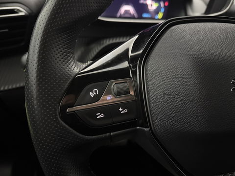 Peugeot e-2008 EV GT 50 kWh | SOH 90% | Snelladen | Sfeer | 360° | Virtual | Camera | Stoelverw. | Adap. Cruise | Keyless | Carplay | NAP