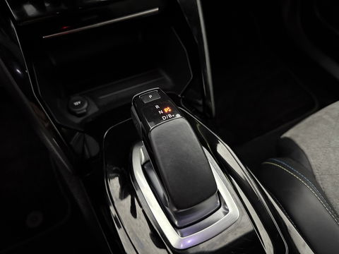 Peugeot e-2008 EV GT 50 kWh | SOH 90% | Snelladen | Sfeer | 360° | Virtual | Camera | Stoelverw. | Adap. Cruise | Keyless | Carplay | NAP