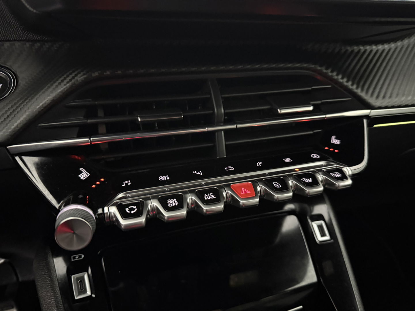 Peugeot e-2008 EV GT 50 kWh | SOH 90% | Snelladen | Sfeer | 360° | Virtual | Camera | Stoelverw. | Adap. Cruise | Keyless | Carplay | NAP