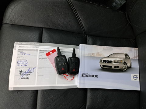 Volvo V50 1.6 D2 S/S PRO EDITION *FULL- LEDER | NAVI | PDC | 17 INCH*