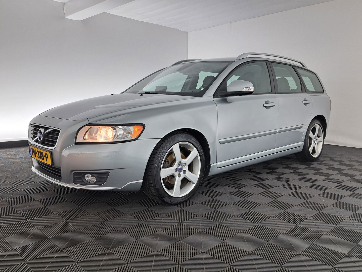 Volvo V50 1.6 D2 S/S PRO EDITION *FULL- LEDER | NAVI | PDC | 17 INCH*