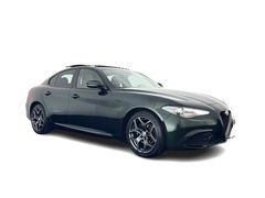 Alfa Romeo Giulia 2.0T Sprint (INCL-BTW) Aut. *PANO | LEATHER-FABRIC | XENON | ADAPTIVE-CRUISE | BLIND-SPOT | SPORTSEATS | CAMERA | NAVI-FULLMAP | DAB+ | SHIFT-PADDLES | PRIVACY-GLASS | LANE-ASSIST | BLINDSPOT | KEYLESS |
