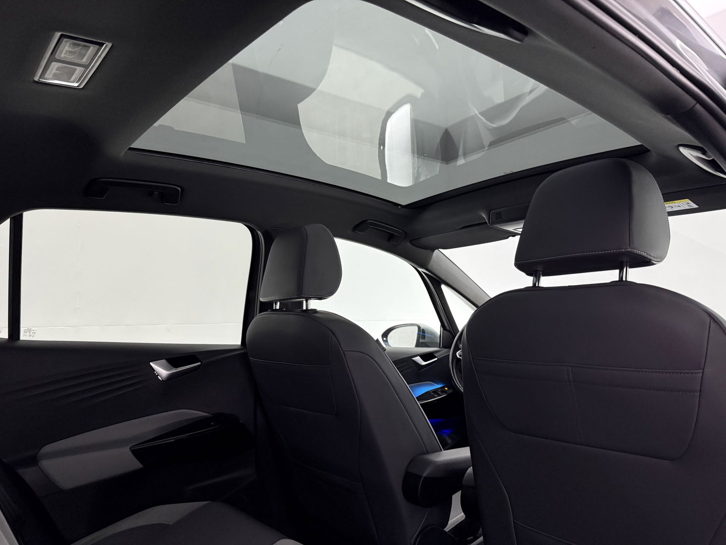 Volkswagen ID3 First Max 58 kWh | SOH 94% | Snelladen | IQ Lights | Virtual | Pano | Adap. Cruise | Massage | HuD | Camera | Sfeer | Carplay | Stoel/Stuur verw. | NAP