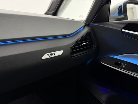 Volkswagen ID3 First Max 58 kWh | SOH 94% | Snelladen | IQ Lights | Virtual | Pano | Adap. Cruise | Massage | HuD | Camera | Sfeer | Carplay | Stoel/Stuur verw. | NAP