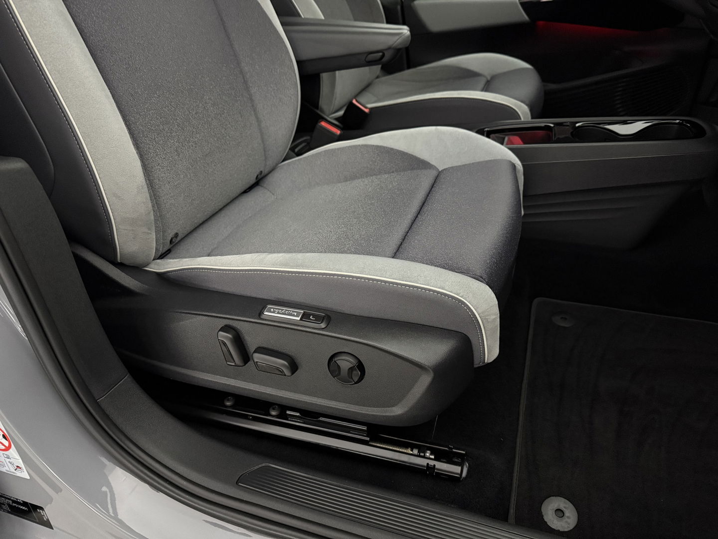 Volkswagen ID3 First Max 58 kWh | SOH 94% | Snelladen | IQ Lights | Virtual | Pano | Adap. Cruise | Massage | HuD | Camera | Sfeer | Carplay | Stoel/Stuur verw. | NAP