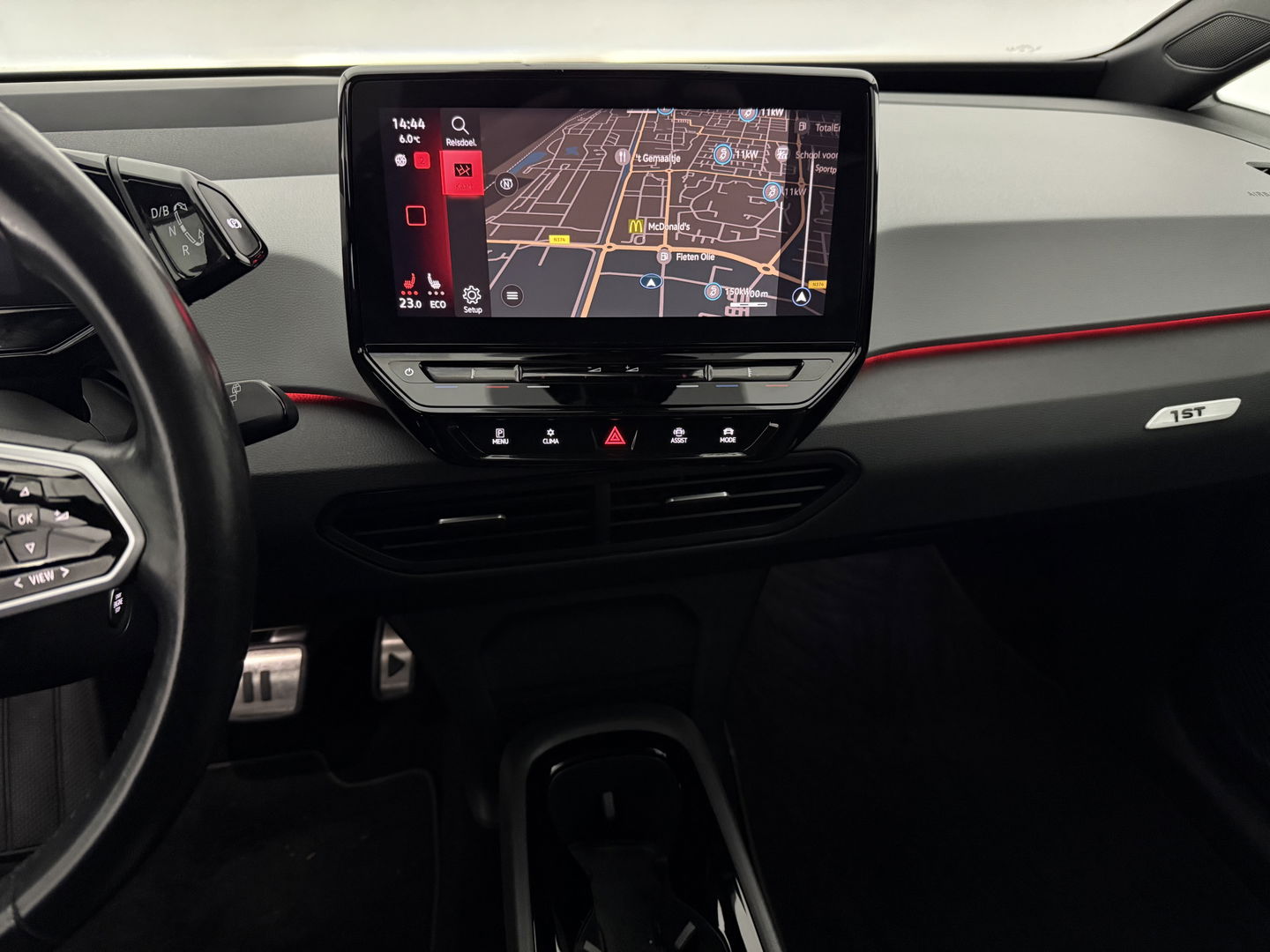 Volkswagen ID3 First Max 58 kWh | SOH 94% | Snelladen | IQ Lights | Virtual | Pano | Adap. Cruise | Massage | HuD | Camera | Sfeer | Carplay | Stoel/Stuur verw. | NAP