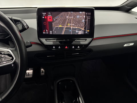 Volkswagen ID3 First Max 58 kWh | SOH 94% | Snelladen | IQ Lights | Virtual | Pano | Adap. Cruise | Massage | HuD | Camera | Sfeer | Carplay | Stoel/Stuur verw. | NAP