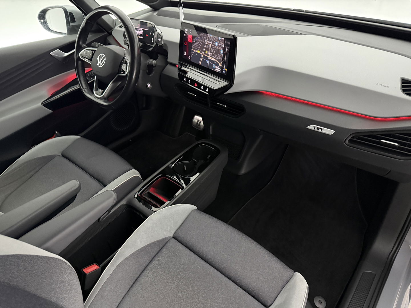 Volkswagen ID3 First Max 58 kWh | SOH 94% | Snelladen | IQ Lights | Virtual | Pano | Adap. Cruise | Massage | HuD | Camera | Sfeer | Carplay | Stoel/Stuur verw. | NAP