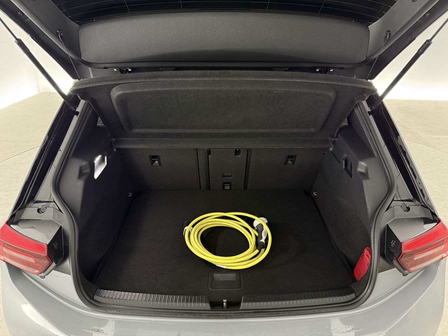 Volkswagen ID3 First Max 58 kWh | SOH 94% | Snelladen | IQ Lights | Virtual | Pano | Adap. Cruise | Massage | HuD | Camera | Sfeer | Carplay | Stoel/Stuur verw. | NAP