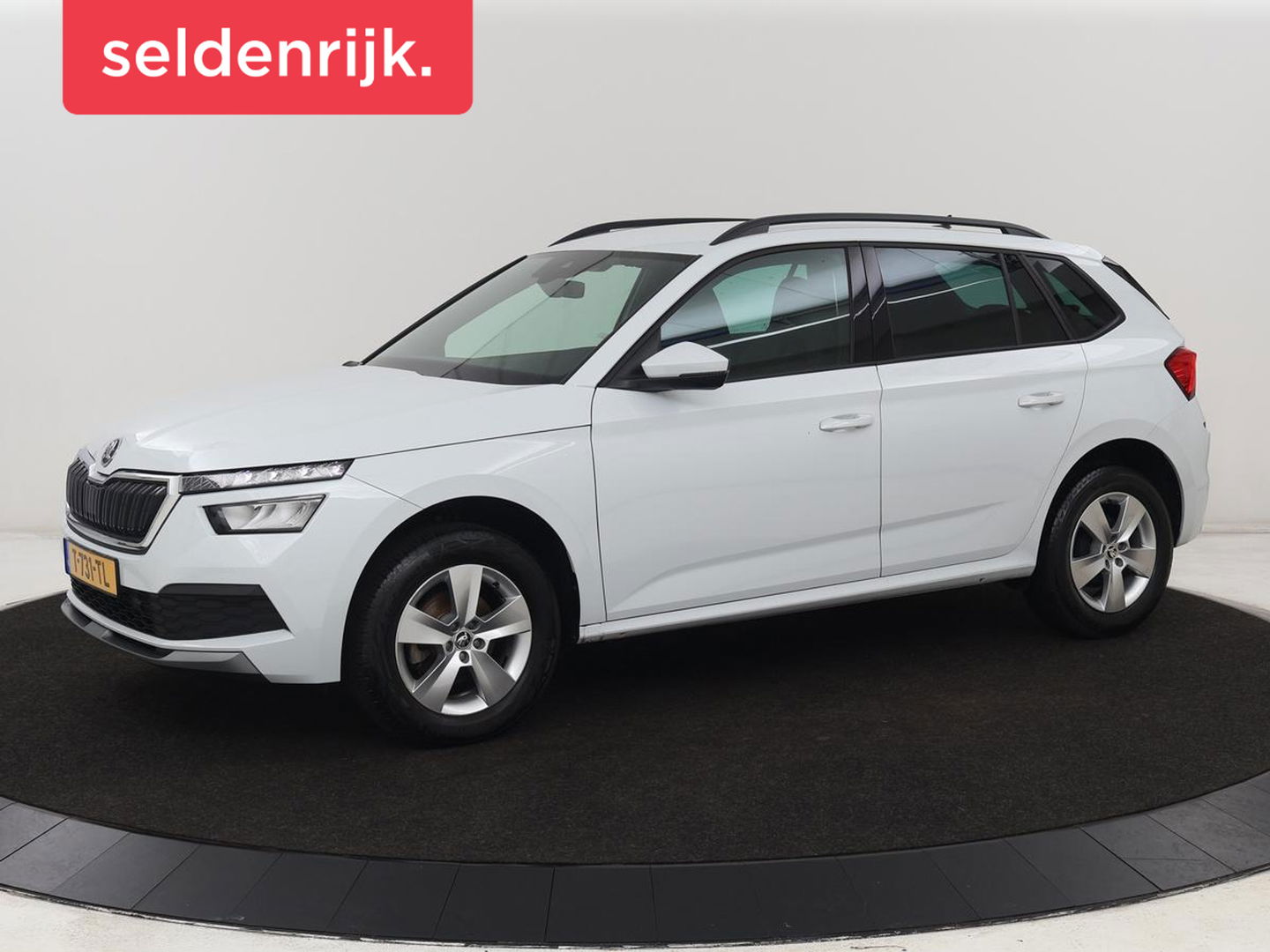 Škoda Kamiq 1.0 TSI Sport | Carplay | Climate control | Parkeerhulp | Cruise control | Full LED | DAB | Sportstoelen | Bluetooth | Sportstuur