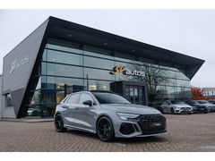 Audi RS3 Sportback 2.5 TFSI 400PK Quattro Hulk Panoramadak *BTW* Keramisch VOL! Massage B&O audio RS Dynamic