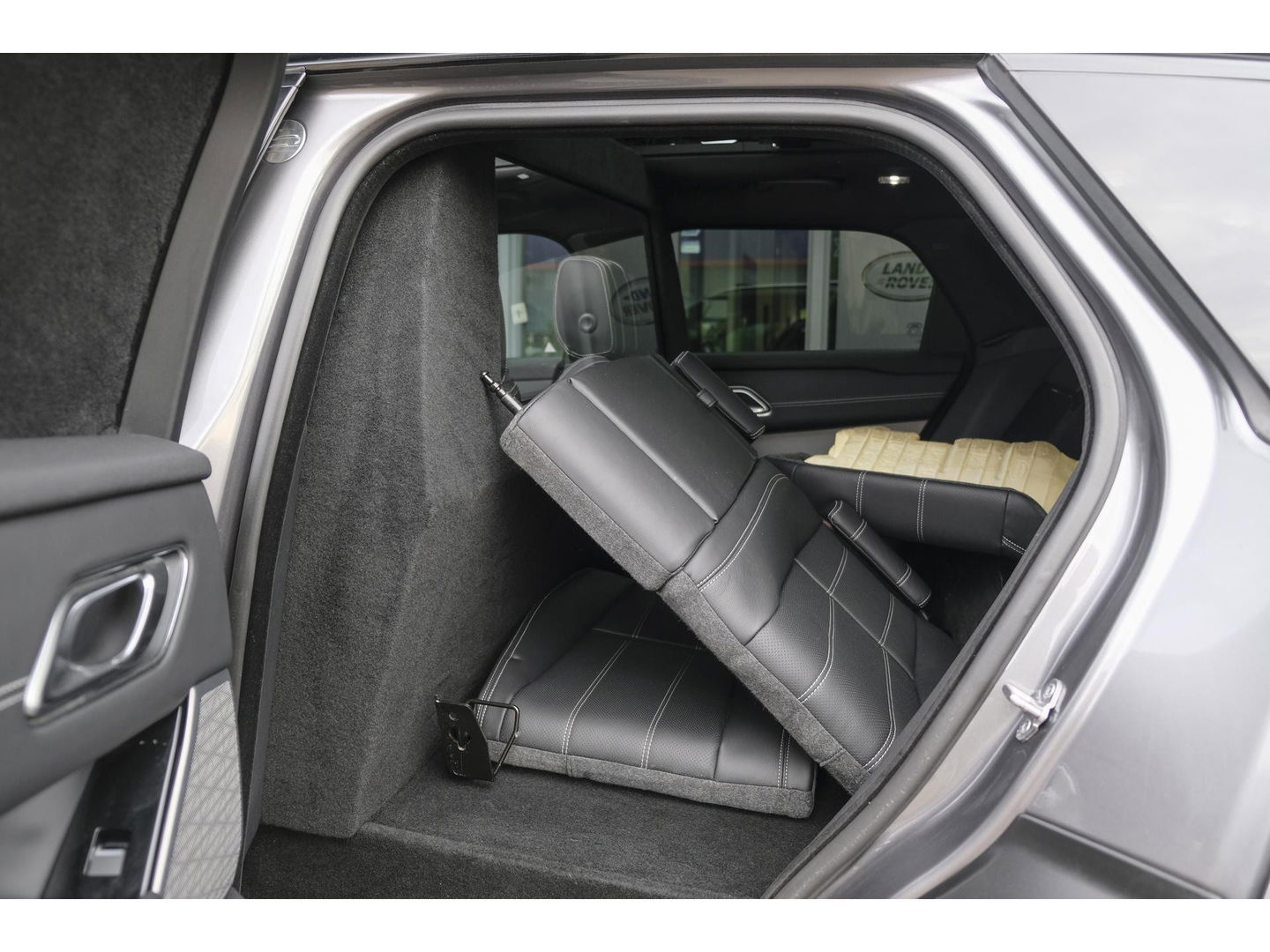 Land Rover Range Rover Velar D300 V6 300pk R-dynamic Grijs kenteken Panoramadak Medidian 22" LMV SVR