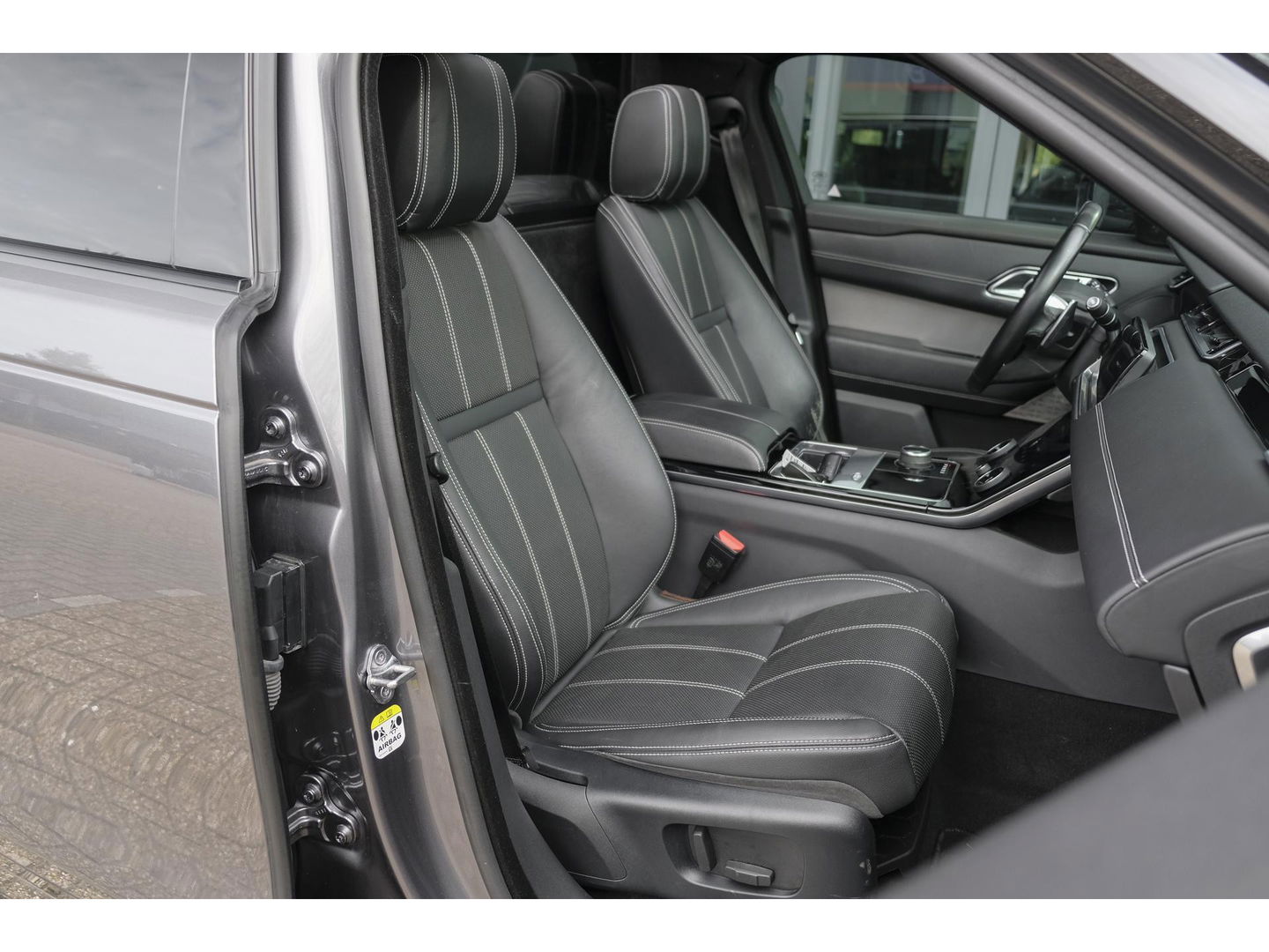 Land Rover Range Rover Velar D300 V6 300pk R-dynamic Grijs kenteken Panoramadak Medidian 22" LMV SVR