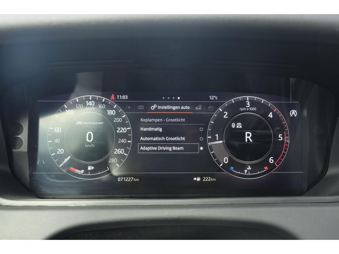 Land Rover Range Rover Velar D300 V6 300pk R-dynamic Grijs kenteken Panoramadak Medidian 22" LMV SVR