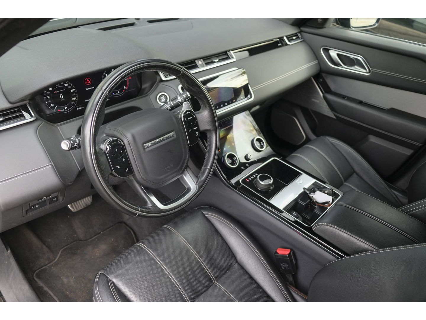 Land Rover Range Rover Velar D300 V6 300pk R-dynamic Grijs kenteken Panoramadak Medidian 22" LMV SVR