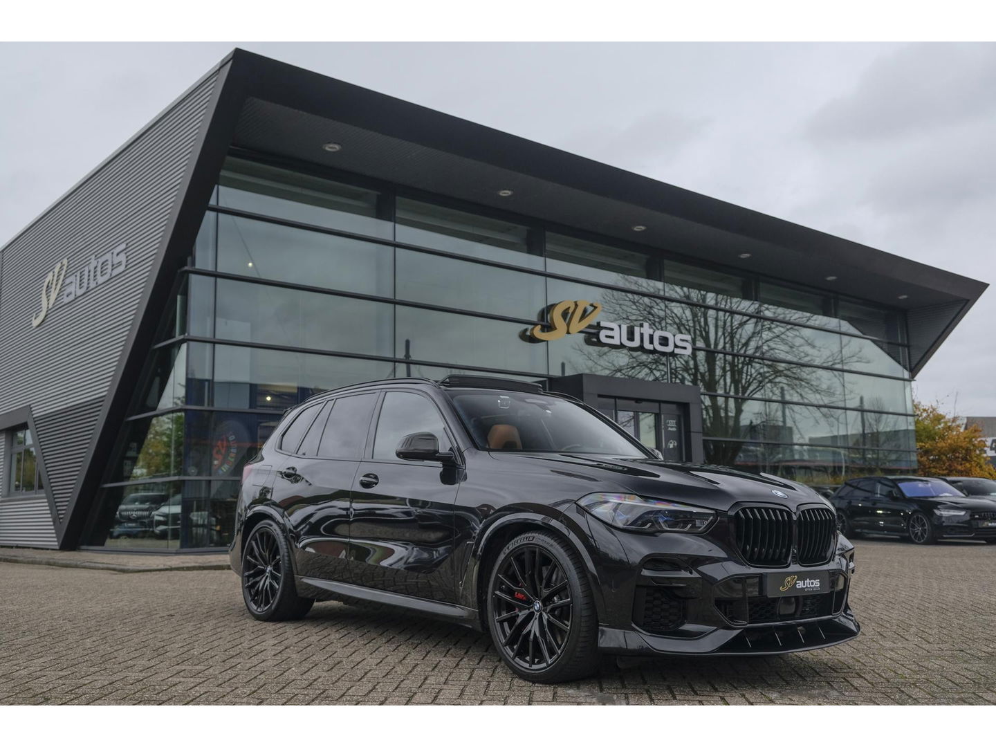 BMW X5 xDrive45e 394pk M-sport AC Schnitzer Panoramadak X5M Seats 4-wielsturing Carbon Laser 22" LMV NLauto