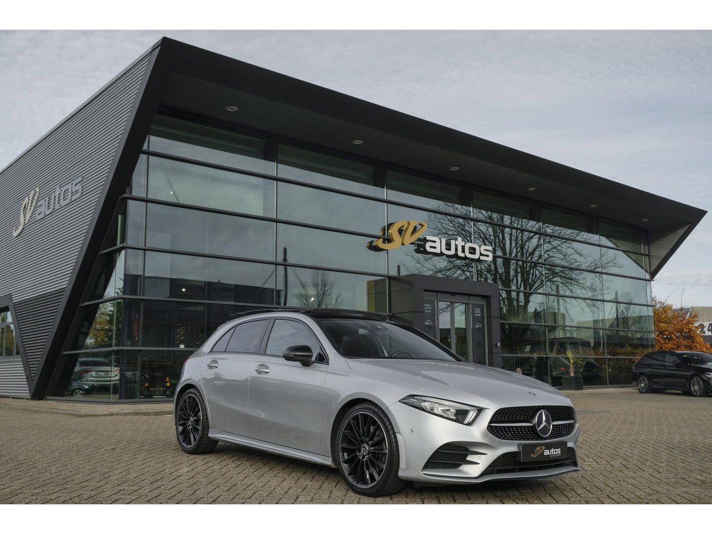 Mercedes-Benz A-Klasse A220 AMG 190pk Panoramadak Widescreen Night pakket 19" LMV Sfeerverlichting