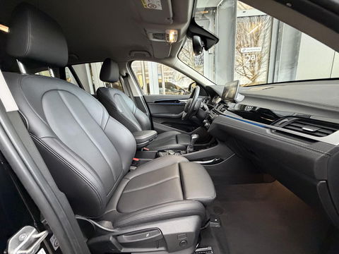 BMW X1 xDrive25e High Ex. Sportline |Leer|Trekhaak|Camera|19"LM velgen