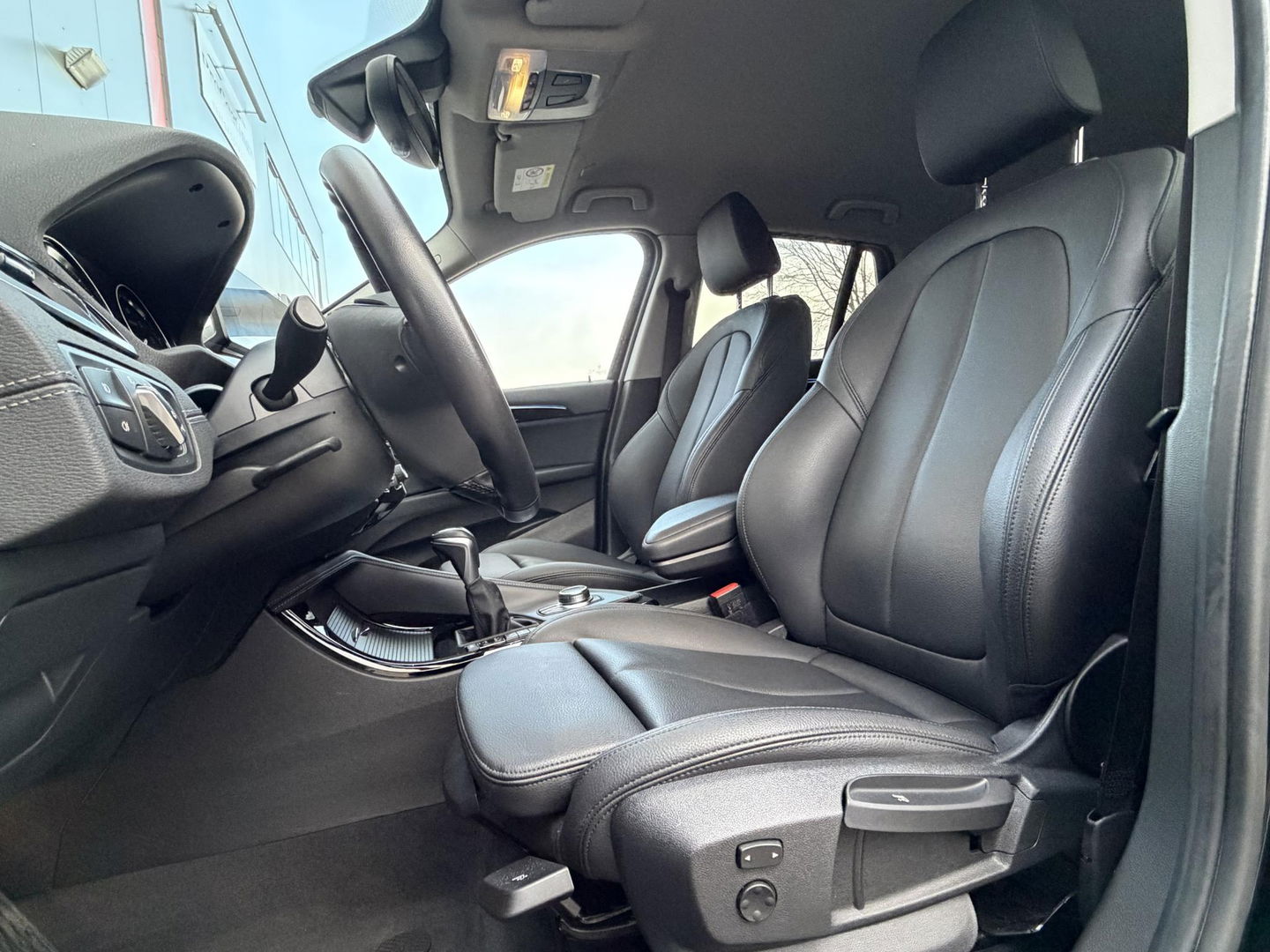 BMW X1 xDrive25e High Ex. Sportline |Leer|Trekhaak|Camera|19"LM velgen