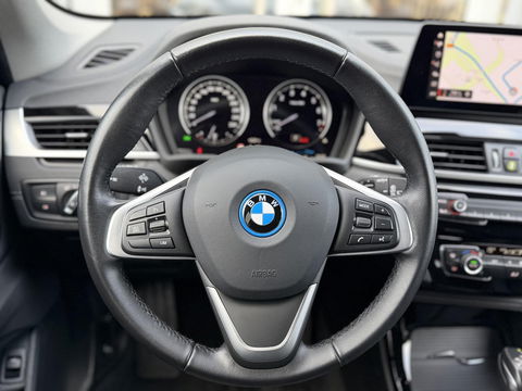 BMW X1 xDrive25e High Ex. Sportline |Leer|Trekhaak|Camera|19"LM velgen