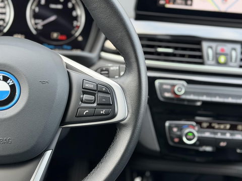 BMW X1 xDrive25e High Ex. Sportline |Leer|Trekhaak|Camera|19"LM velgen