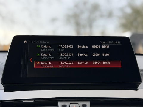 BMW X1 xDrive25e High Ex. Sportline |Leer|Trekhaak|Camera|19"LM velgen