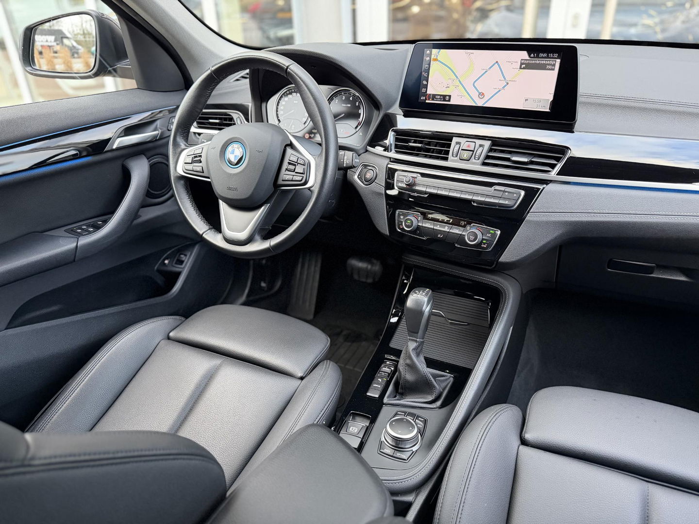 BMW X1 xDrive25e High Ex. Sportline |Leer|Trekhaak|Camera|19"LM velgen