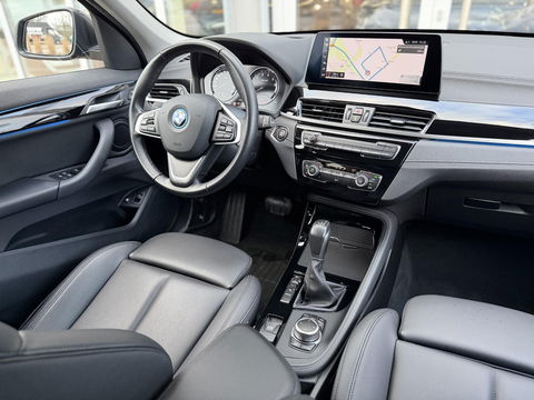 BMW X1 xDrive25e High Ex. Sportline |Leer|Trekhaak|Camera|19"LM velgen