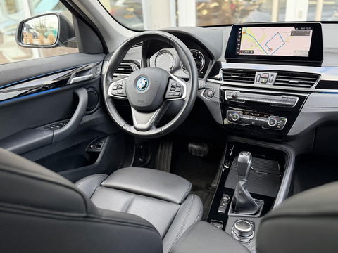 BMW X1 xDrive25e High Ex. Sportline |Leer|Trekhaak|Camera|19"LM velgen