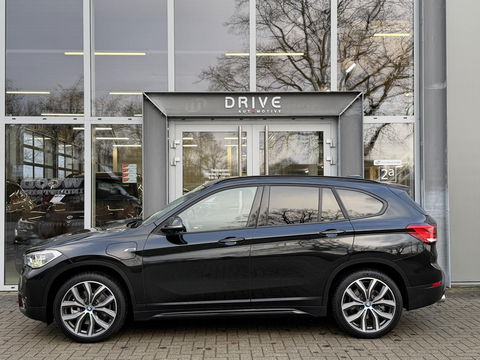 BMW X1 xDrive25e High Ex. Sportline |Leer|Trekhaak|Camera|19"LM velgen