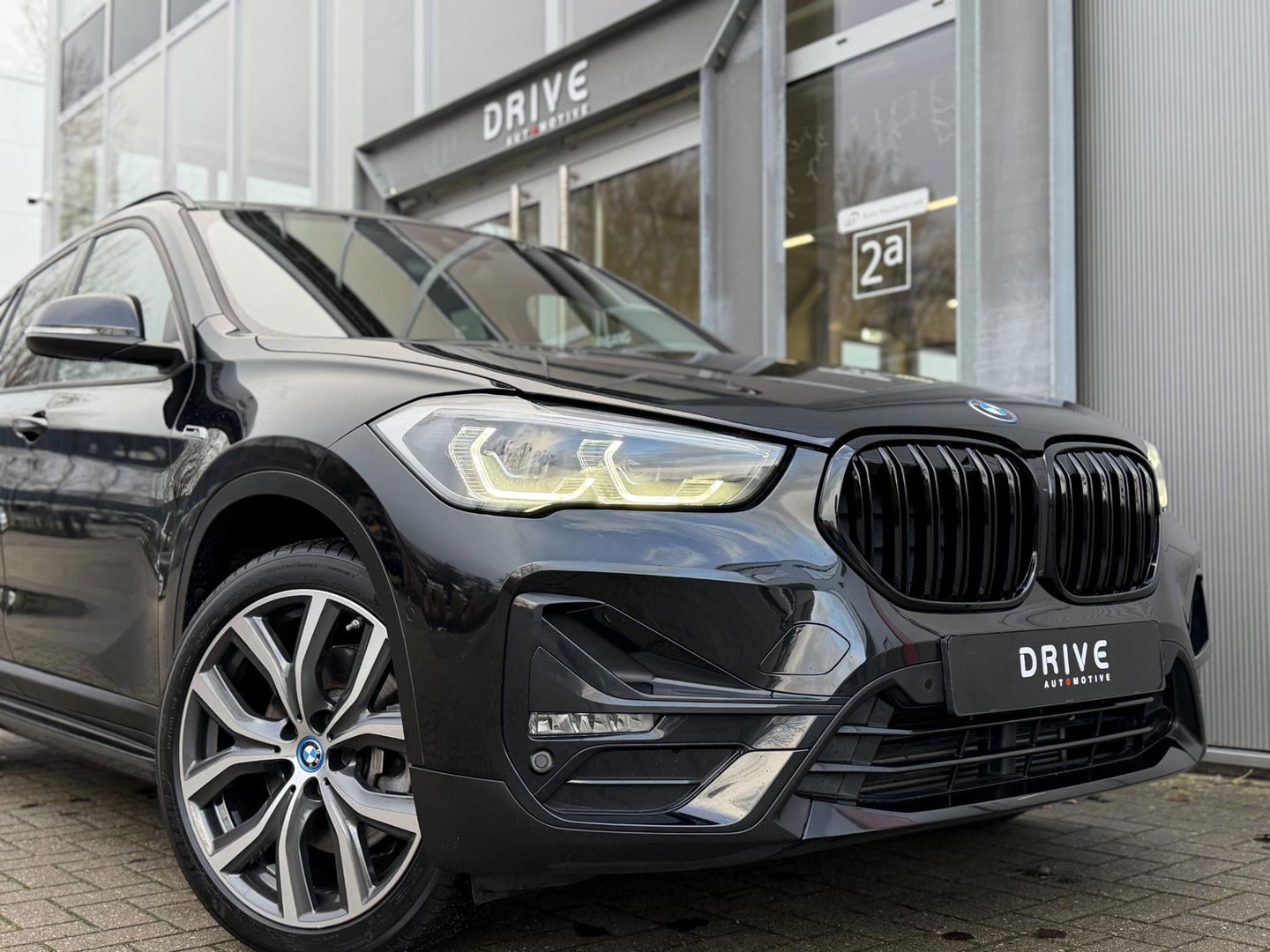 BMW X1 xDrive25e High Ex. Sportline |Leer|Trekhaak|Camera|19"LM velgen