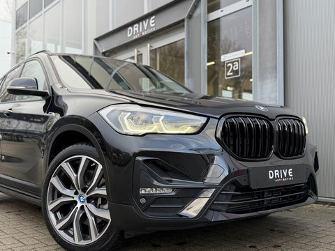 BMW X1 xDrive25e High Ex. Sportline |Leer|Trekhaak|Camera|19"LM velgen