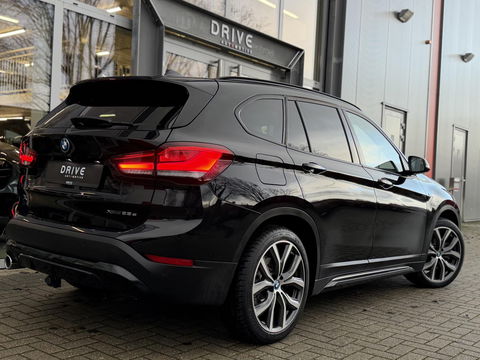 BMW X1 xDrive25e High Ex. Sportline |Leer|Trekhaak|Camera|19"LM velgen