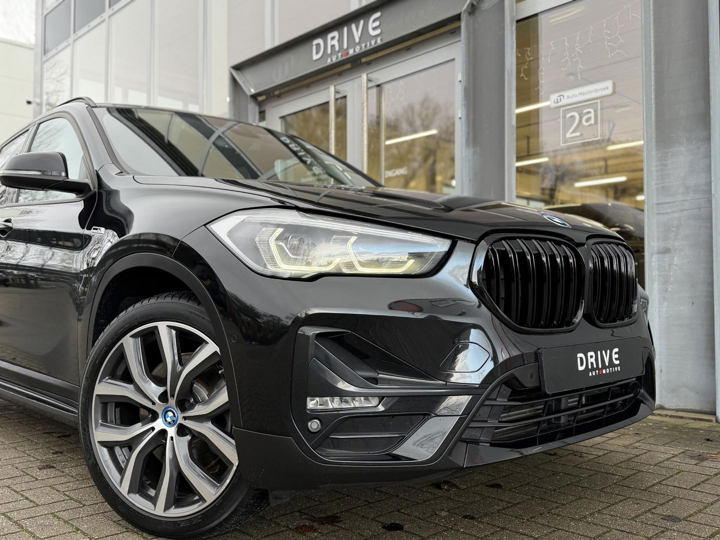 BMW X1 xDrive25e High Ex. Sportline |Leer|Trekhaak|Camera|19"LM velgen