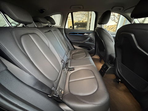 BMW X1 xDrive25e High Ex. Sportline |Leer|Trekhaak|Camera|19"LM velgen