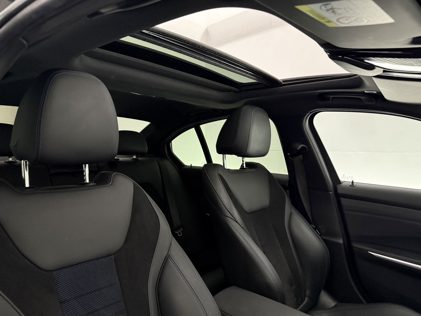 BMW 3-serie 320i Executive Edition M-Sport | Pano | Sfeer | Virtual | Camera | Stoelverw. | Cruise | Carplay