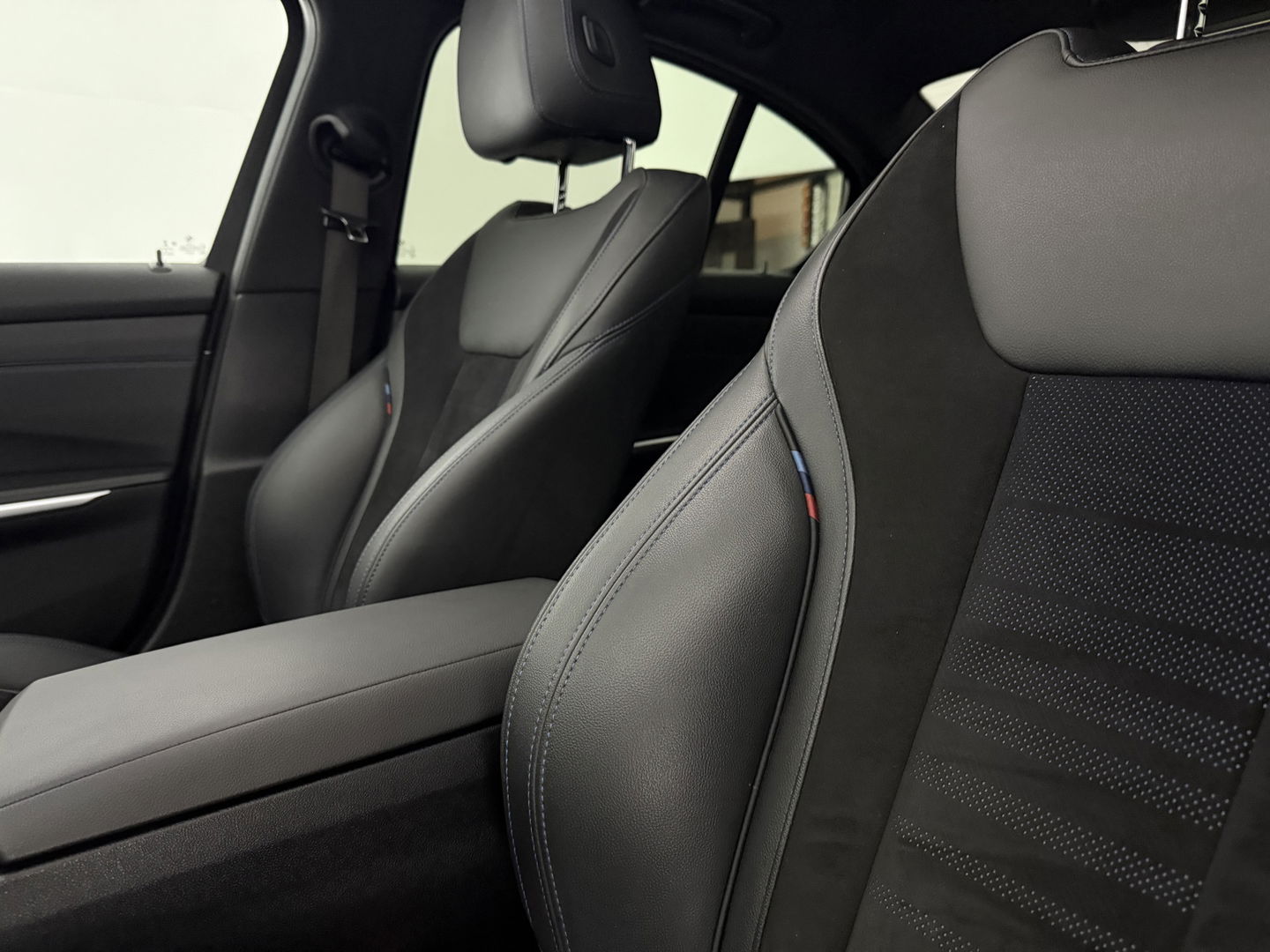 BMW 3-serie 320i Executive Edition M-Sport | Pano | Sfeer | Virtual | Camera | Stoelverw. | Cruise | Carplay