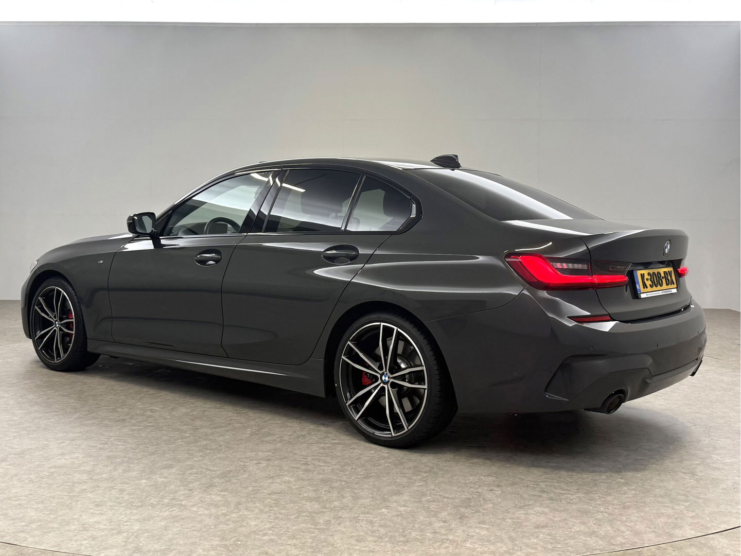 BMW 3-serie 320i Executive Edition M-Sport | Pano | Sfeer | Virtual | Camera | Stoelverw. | Cruise | Carplay