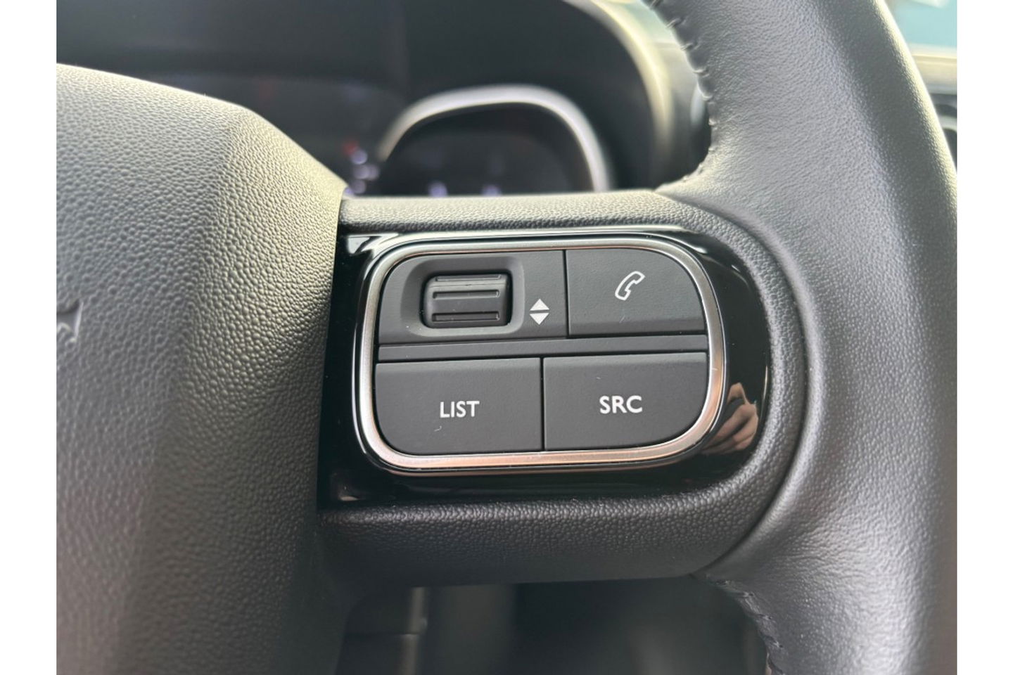 Citroën C3 Aircross 1.2 PT S&S SHINE AUTOMAAT NAVI PDC CRUISECONTROL.