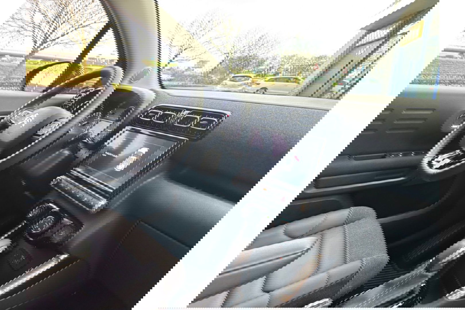 Citroën C3 Aircross 1.2 PT S&S SHINE AUTOMAAT NAVI PDC-CAMERA CRUISECONTROL.