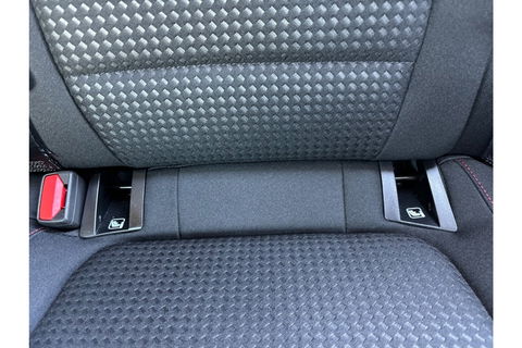 Ford Focus 1.0 ST LINE X AIRCO NAVI PDC-CAMERA360GR WINTERPACK.