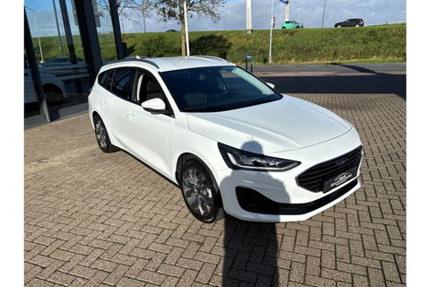 Ford Focus 1.0 TITANIUM X AIRCO WIDESCREEN PDC WINTERPACK.